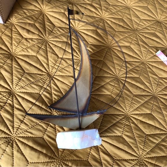 Vintage brass and marble sailboat ⛵️ sculpture - Picture 2 of 7